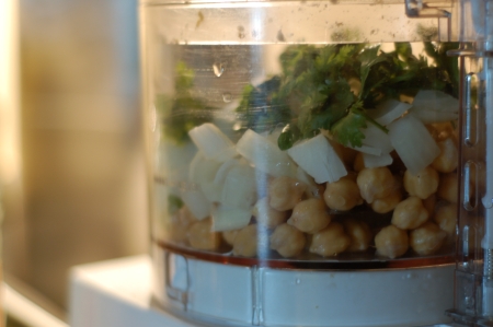 falafel_foodprocessor_blossomtostem